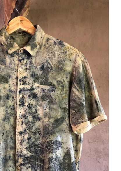 Camisa con estampado ecológico de hojas y hierbas, tinte ecológico, tinte natural, regalo ecológico